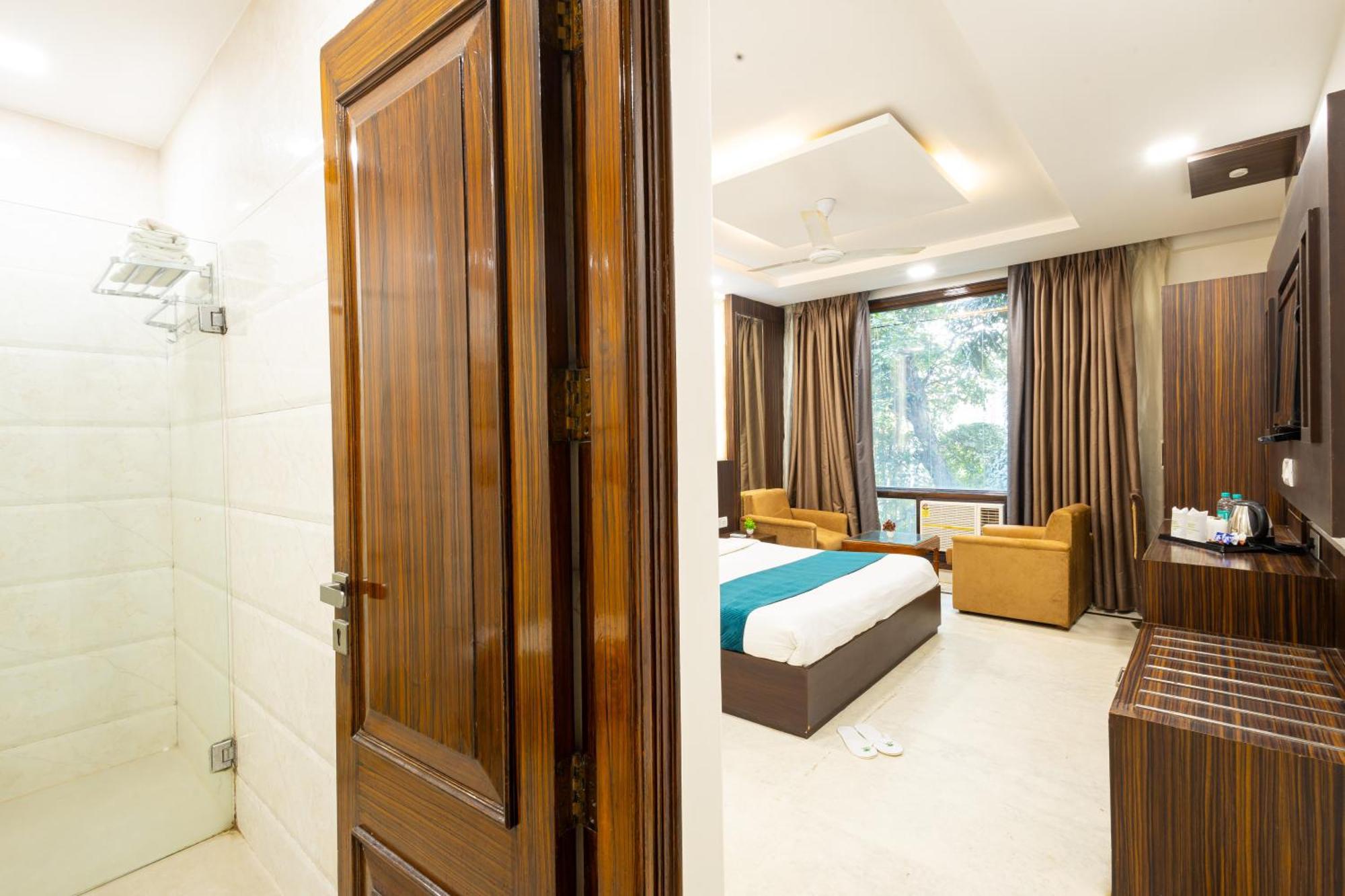 Hotel Panickers Residency - Ajmal Khan Market Near Karol Bagh Metro Дели Экстерьер фото