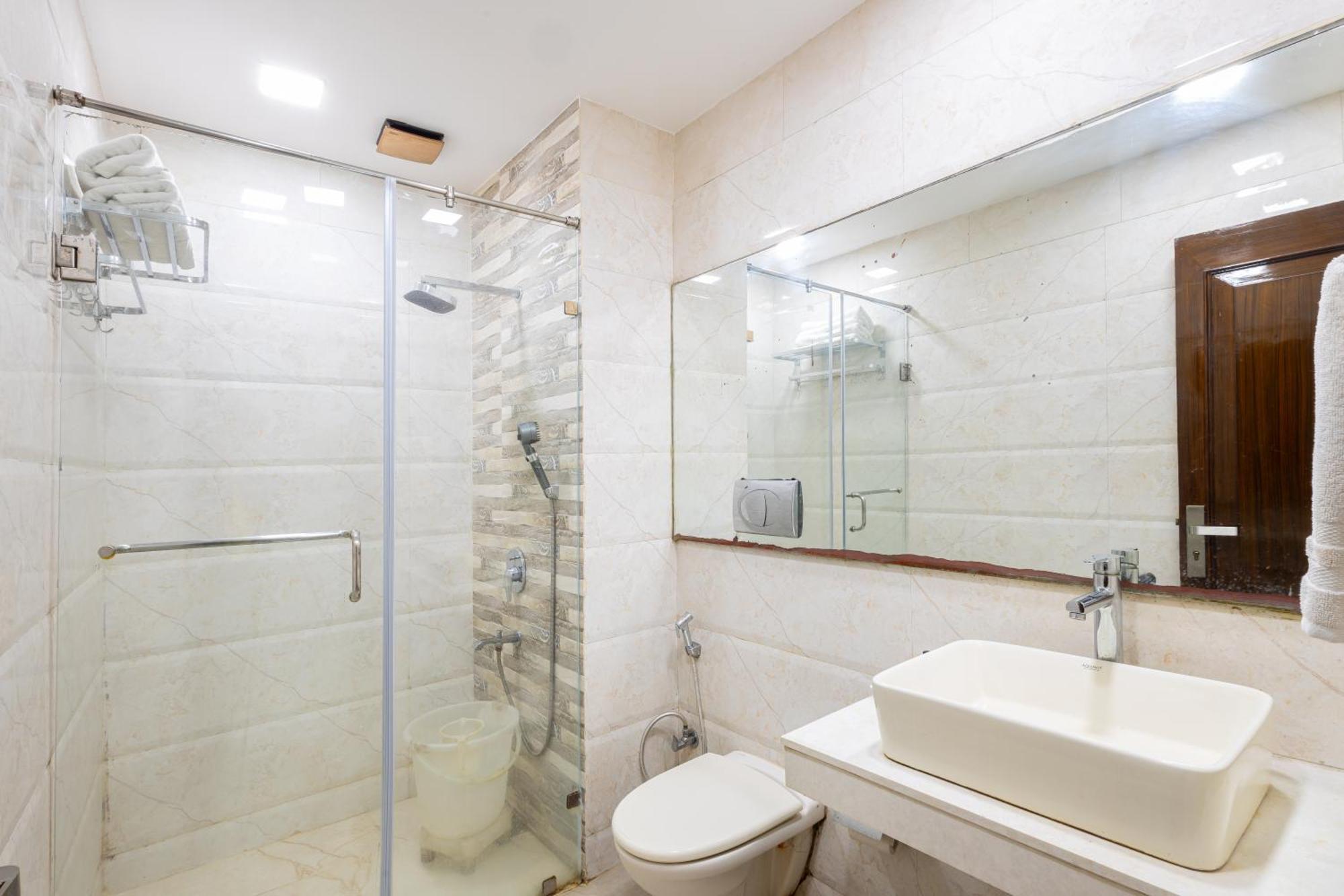 Hotel Panickers Residency - Ajmal Khan Market Near Karol Bagh Metro Дели Экстерьер фото