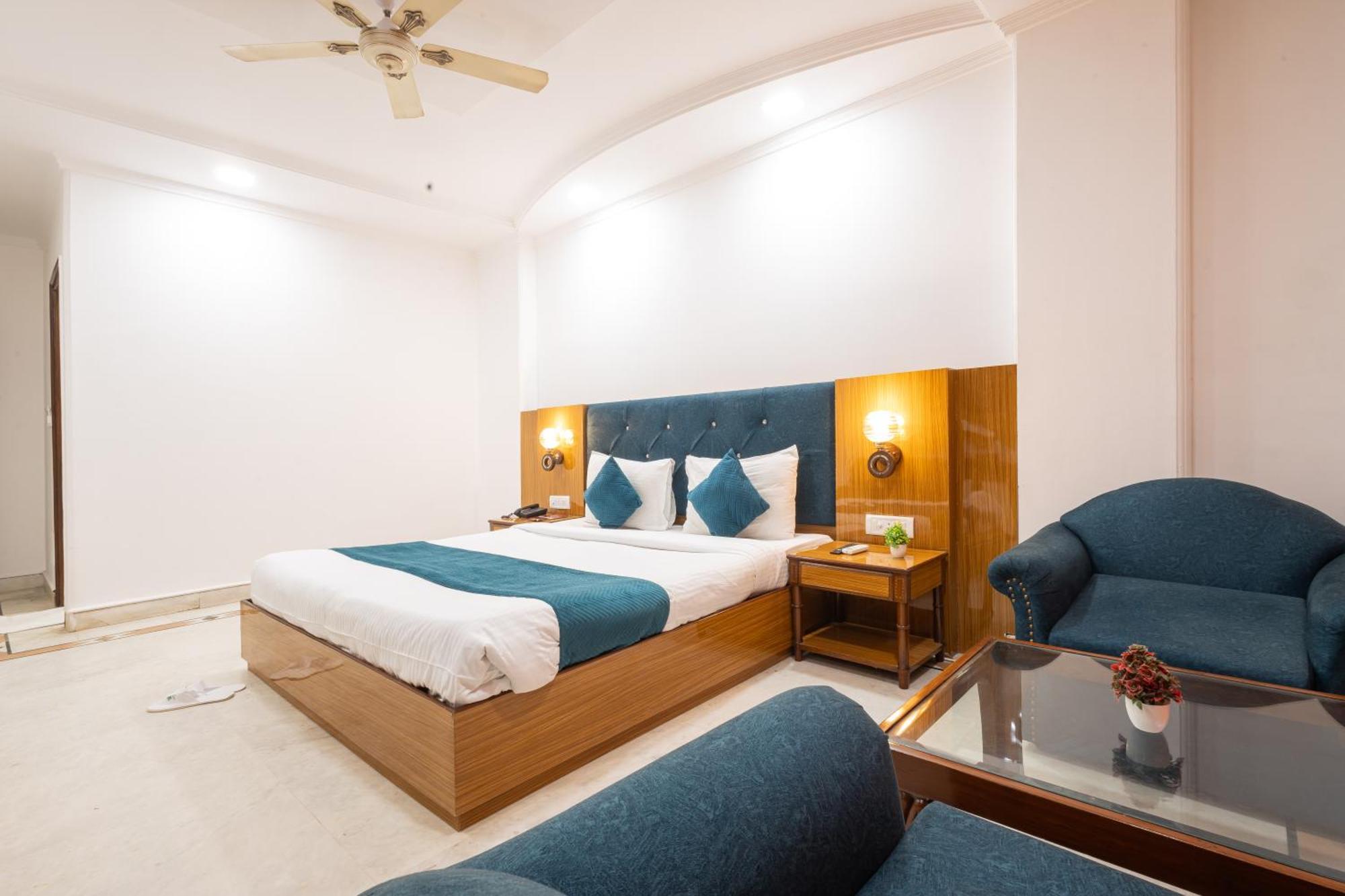 Hotel Panickers Residency - Ajmal Khan Market Near Karol Bagh Metro Дели Экстерьер фото